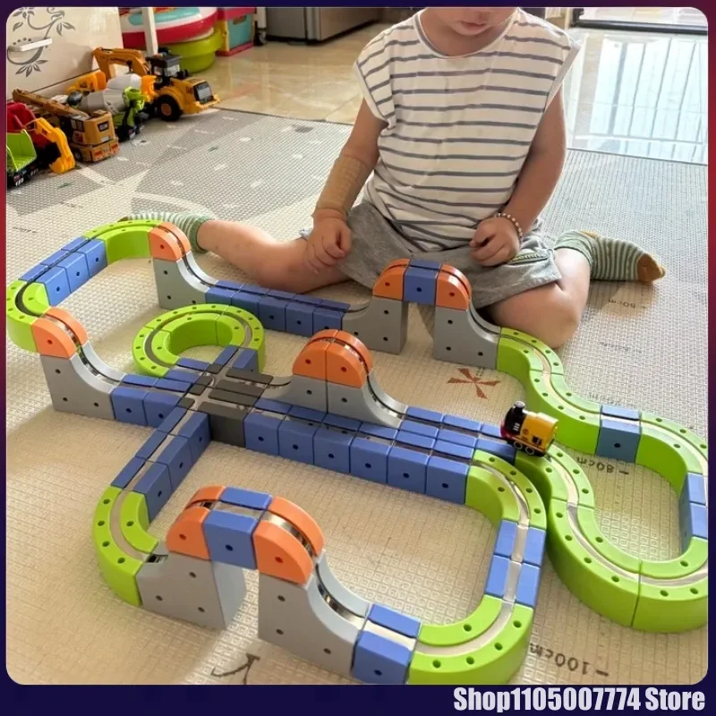 Coche magnético STEM Racing Car Rail Track Set 2025 - Tren motorizado Montessori y laberinto por gravedad, juguete, regalo educativo para niños