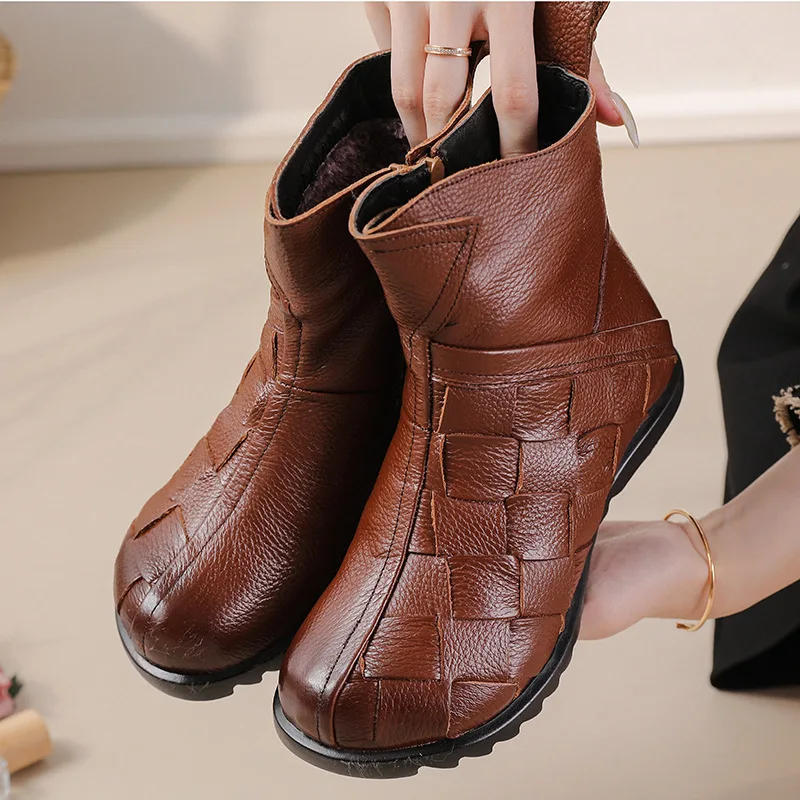 Xt  New Cow Leather Flat Women\'s Shoes Winter Casual Leather Short Boots Middle-Aged And Elderly Mother Shoes Warm Cotton Shoes