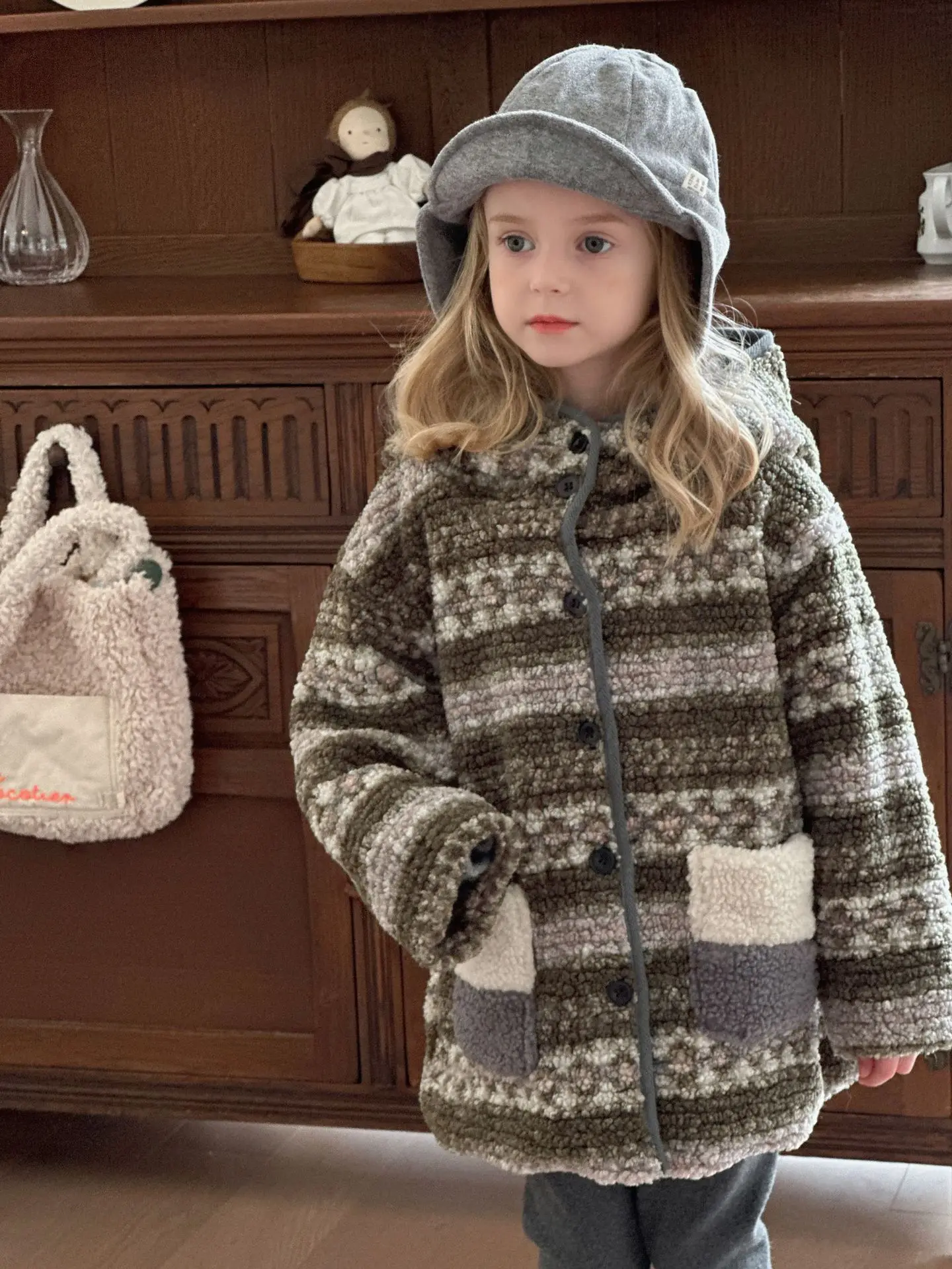 Giacca per bambini 2024 Nuovo Autunno Inverno Cappotto di lana di agnello Bambini Girs Ragazzi Giacca calda con cappuccio Cotone Natale Abbigliamento per bambini