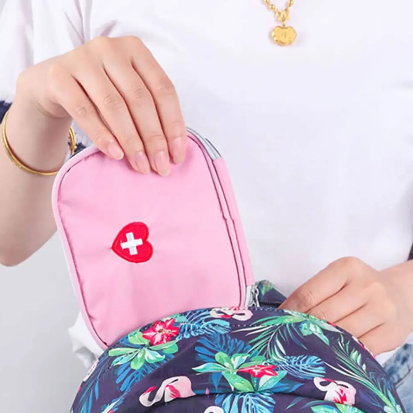 

1PC-Portable Emergency Medical Bag First Aid Storage Box for Household Outdoor Travel Camping Equipment Medicine Survival Kit