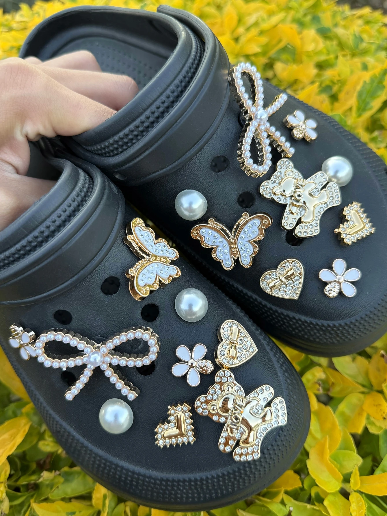 18 pieces of Golden bow Garden Wooden shoes for DIY Casual accessories - Fun and multi-functional personalized Footwear styles