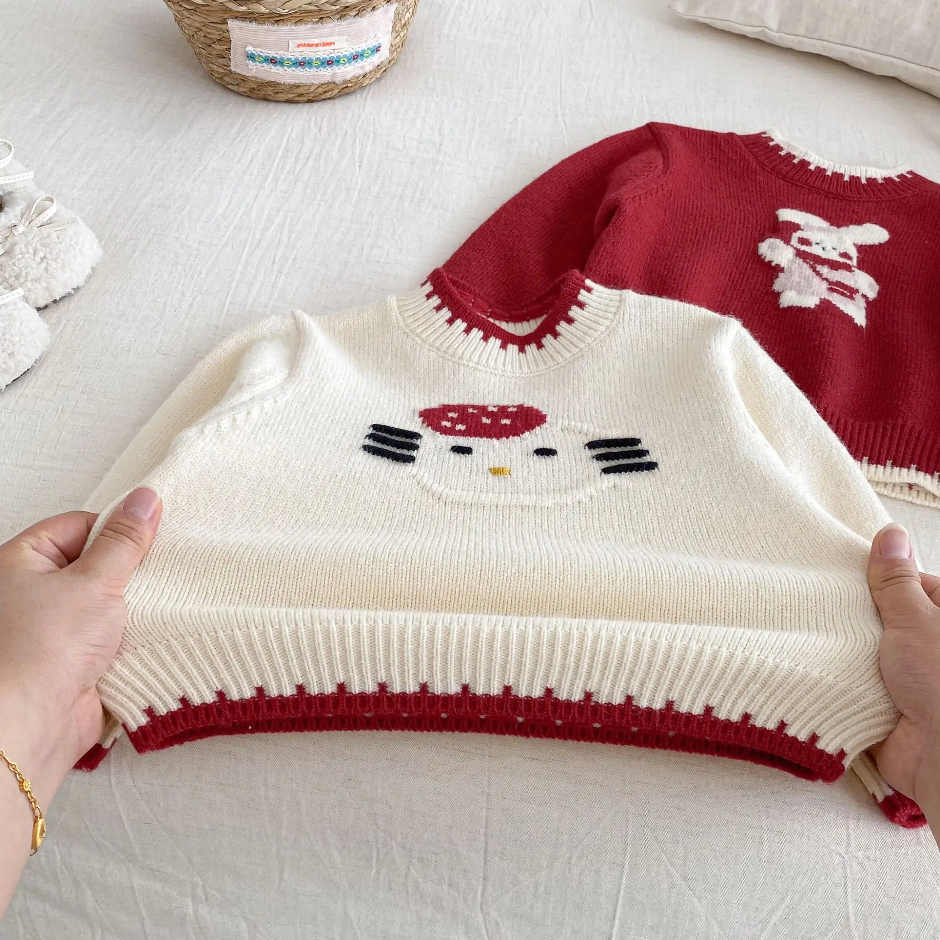 2025 Nieuwe Meisjes Kleding Cartoon Trui Meisjes Bunny Kat Gebreide Trui Zachte Niet-irriterende Winter Koreaanse Stijl Warme Top