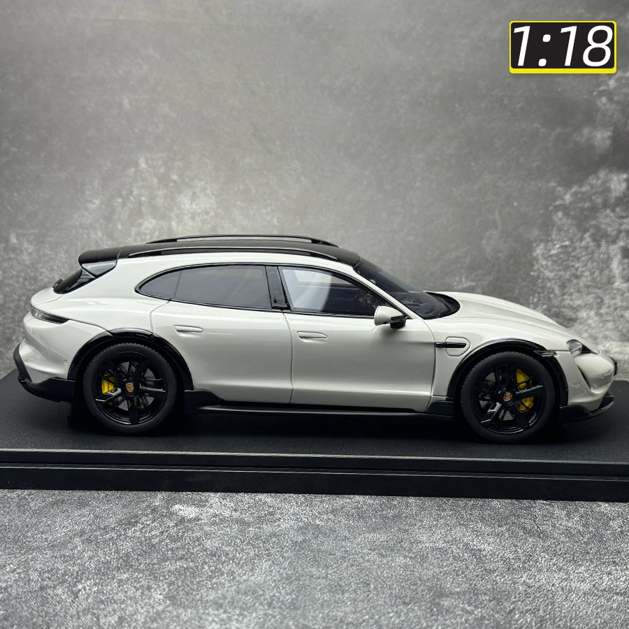 GT Spirit 1:18 scale Porsche Taycan Turbo S 2022 Resin car model static display collection