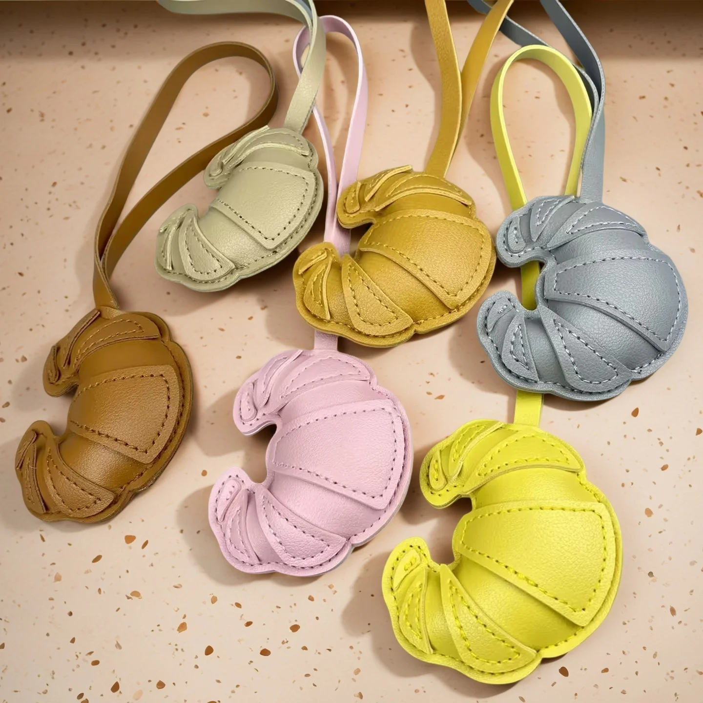 سحر حقيبة كرواسون من جلد البولي يوريثان - ملحق قلادة محفظة صلبة/كتلة الألوان #2