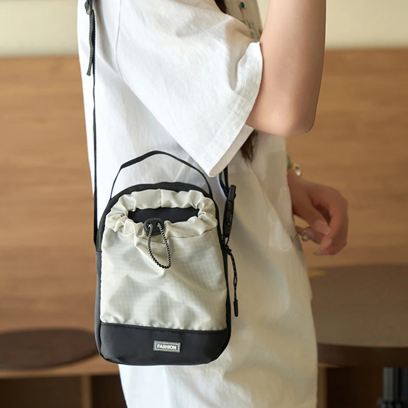 

Pleated Nylon Drawstring Bag for Casual and Outdoor Activities