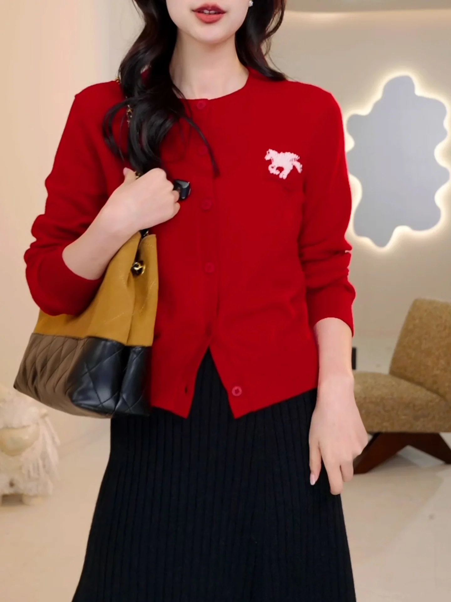 

Red round Ne Embroidered Long Sve ort Knitted Cardigan Women's Faionable Sweater Coat Korean Sle Loose Fit Camere