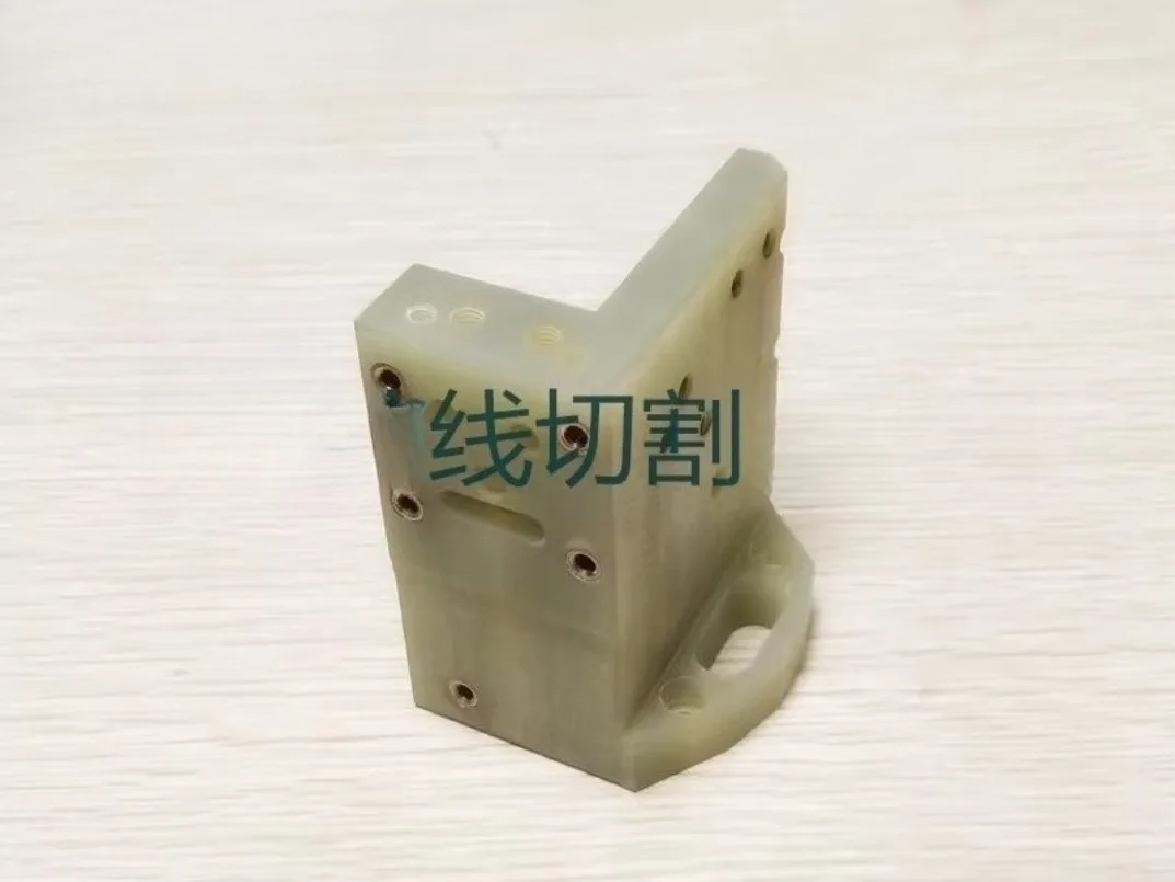 

F310 Lower Insulation Board A290-8110-Y761 Fixed Holder for FANUC series MS-WEDM Spare Parts