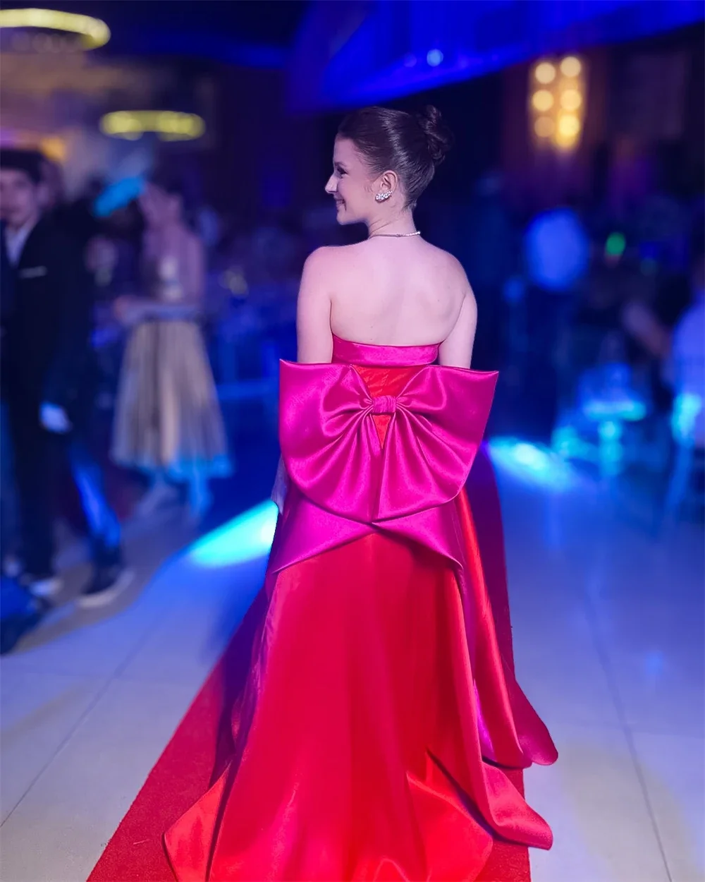 فستان سهرة للحفلات الراقصة للنساء فستان فاخر أنيق لحفلات الزفاف فساتين مناسبة عند الطلب 2025 امرأة طويلة مخصصة