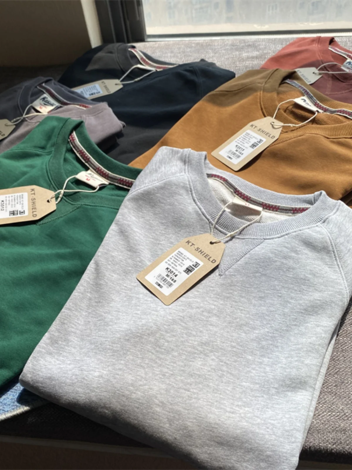 

Высококачественная толстовка-худи в американском ретро-стиле с круглым вырезом, свободного кроя, из весенней коллекции