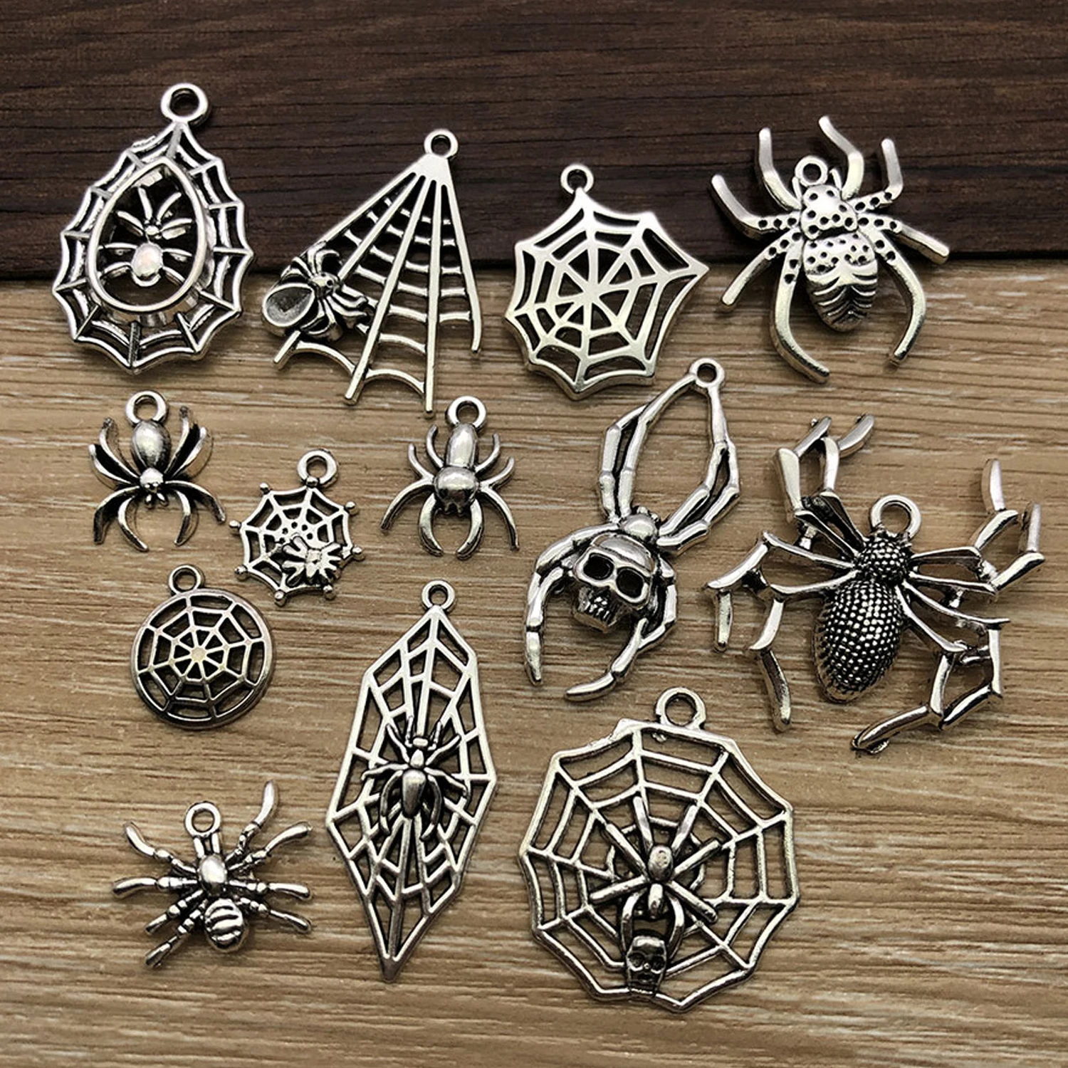 50pcs Halloween Charms – Vinta - Cosplay Bat Prop recension och pris