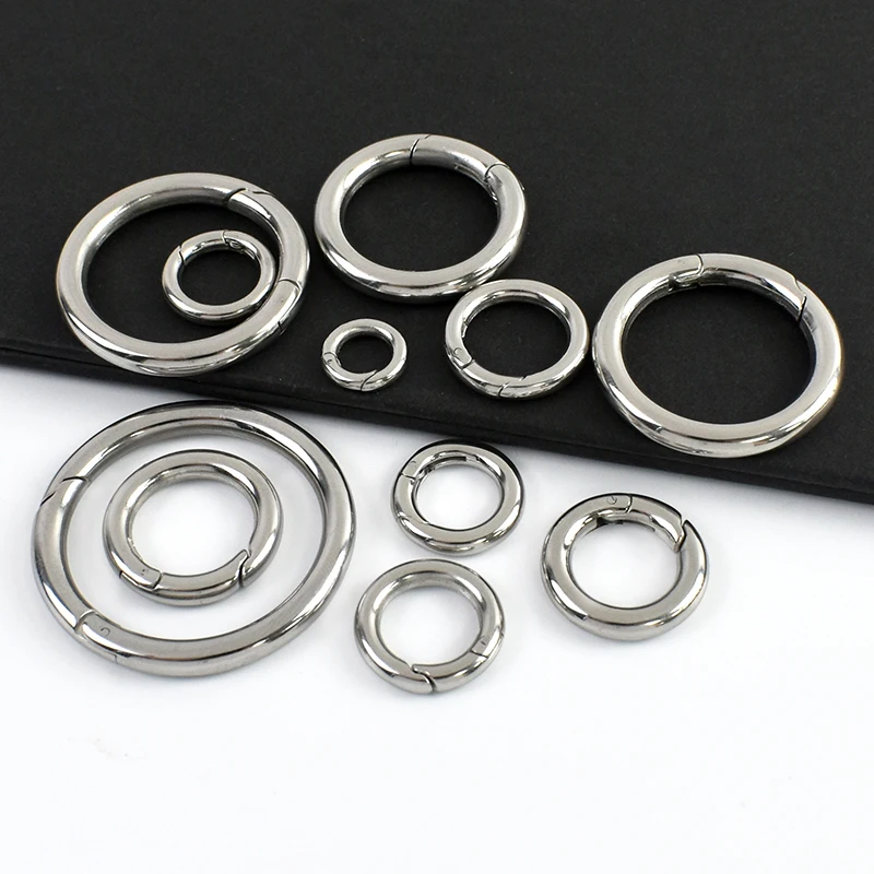 2/5/10/20P 10-35 مللي متر لفائف الربيع Carabiners المفاتيح الفضة يا خاتم الفولاذ المقاوم للصدأ أبازيم قابلة للفتح حلقة تسلق كليب المفاجئة حلقة هوك