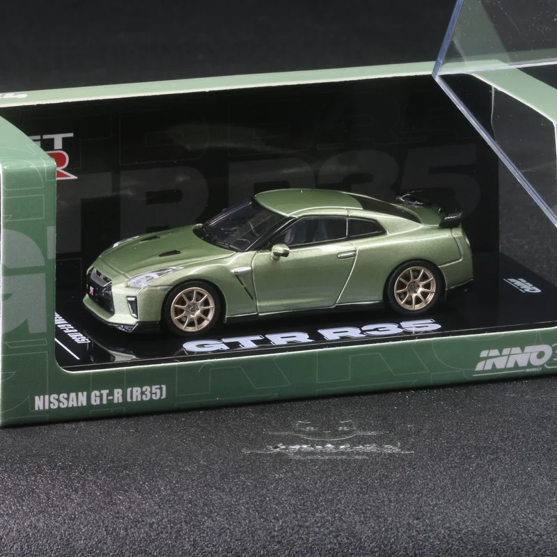 INNO 1:64 NISSSAN GTR R35 GREEN Collection of die-cast alloy car decoration model toys