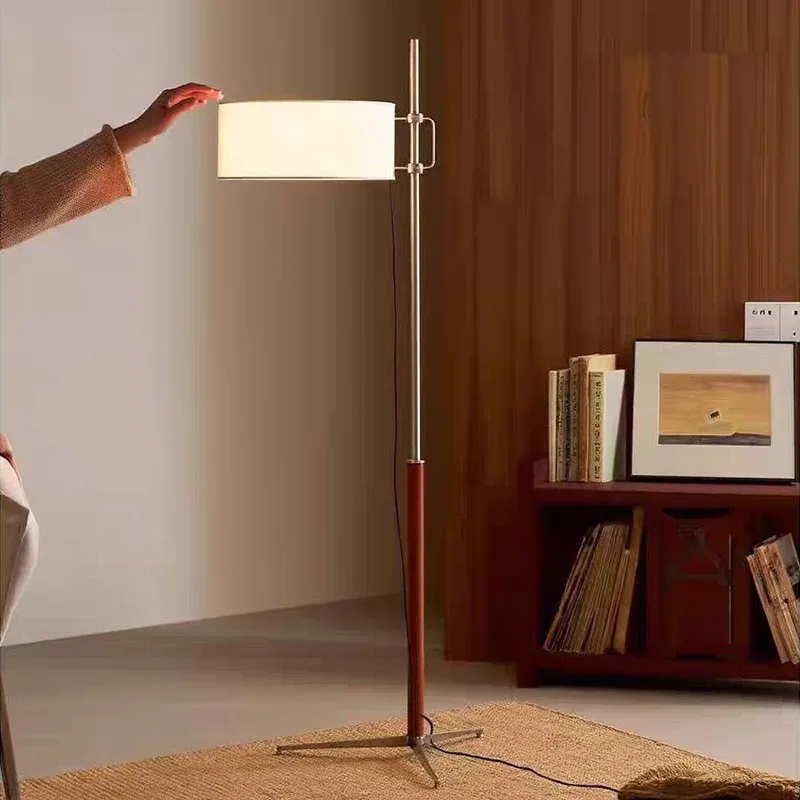 Medieval floor lamp, ambient lamp next to the sofa in the living room, adjustable simple French floor lamp