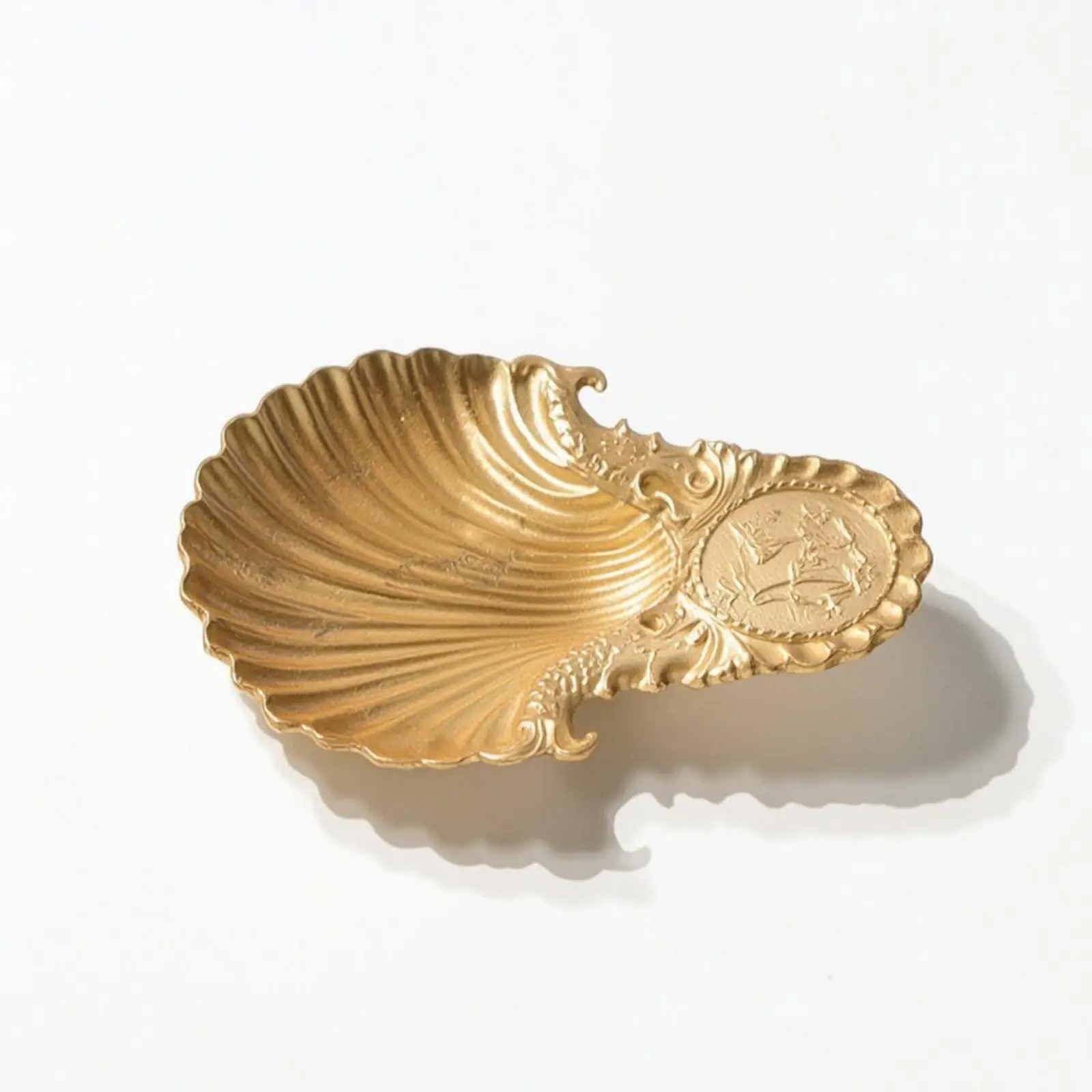 Elegant Shell Decorative Tray Jewelry Storage Dish for Rings Earrings Keys Beads Bedside Table Accessory