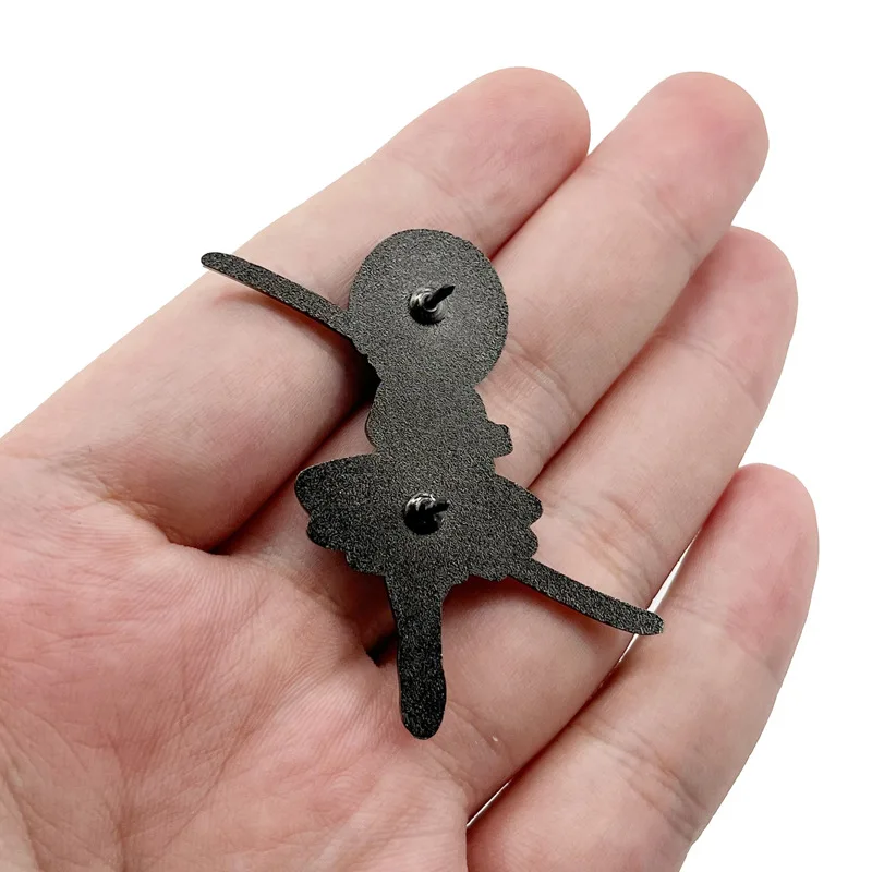 لعبة الكرتون بالمينا دبابيس دبابيس باردة الملابس على ظهره التلبيب شارات مجوهرات الأزياء اكسسوارات تذكارية مهرجان الهدايا