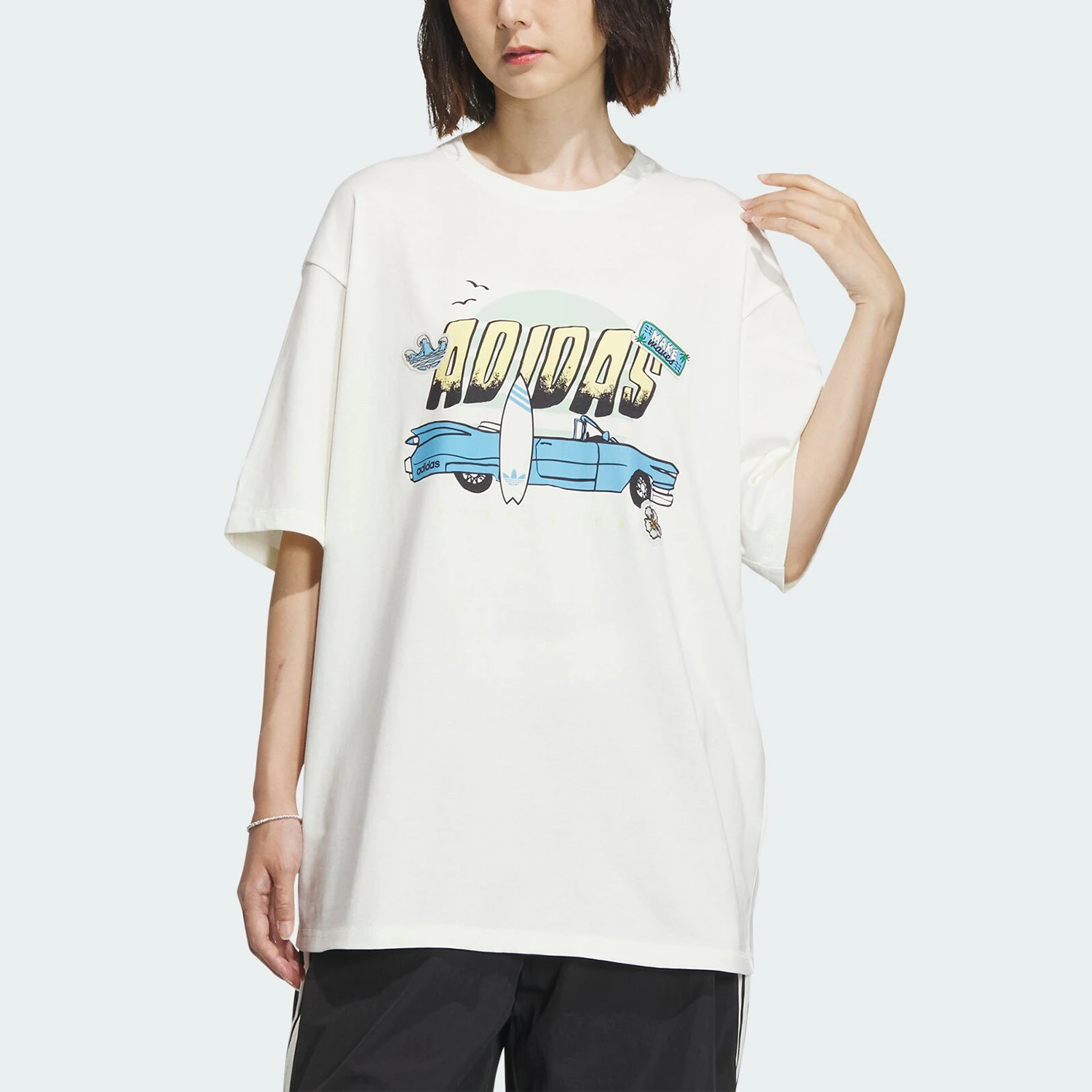

Женская футболка Adidas Originals SMR GFX TEE SS с принтом IW6296