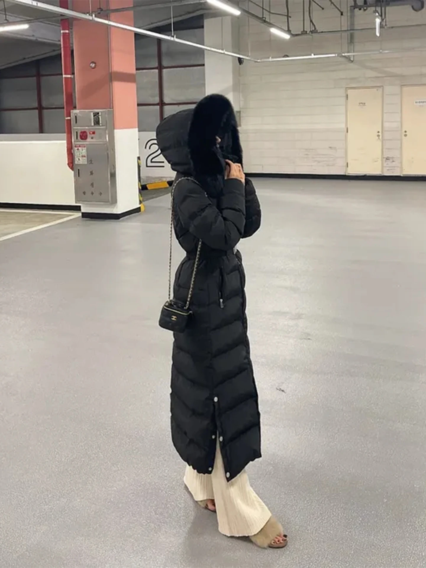 Jaet largo de plumas para mujer, novedad de 2025, Sle Bla Thiened, cálido, acolchado de cintura, ajustado, cuello de piel grande, prendas de vestir exteriores de alta gama