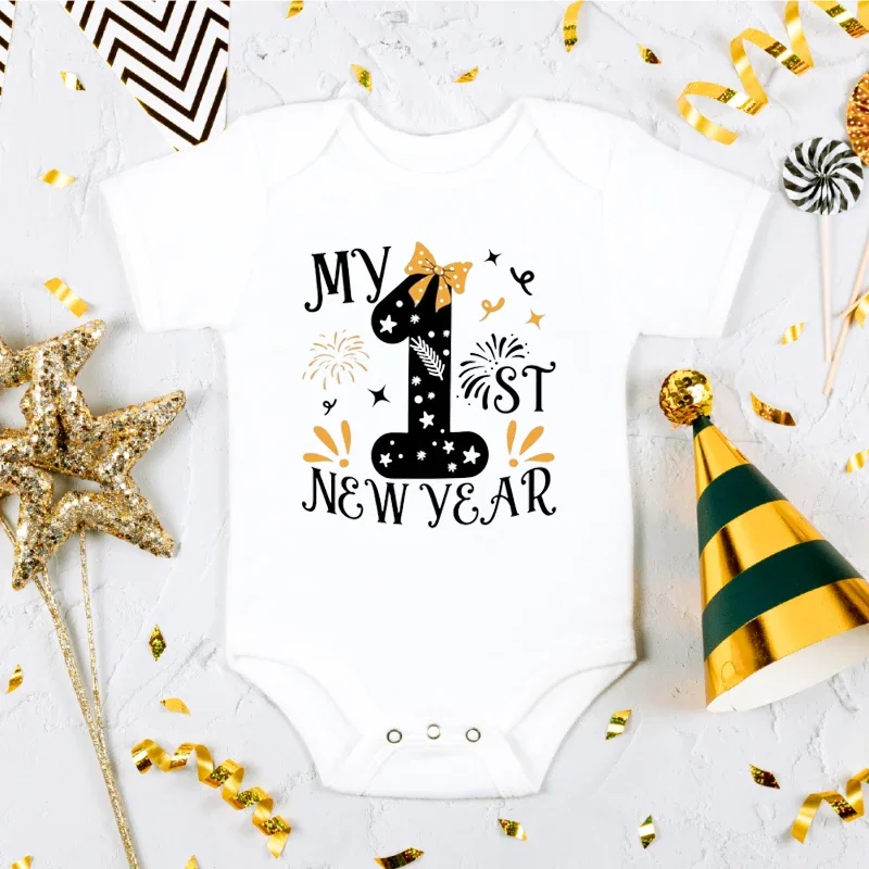2026 بلدي 1st السنة الجديدة طفلة الصبي الملابس القطن قصير الأكمام ارتداءها السنة الجديدة هدية عيد الميلاد الملابس الوليد السروال القصير