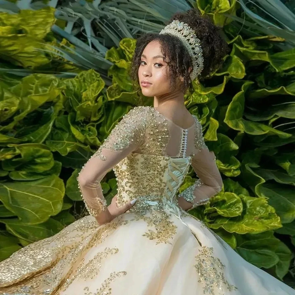 Wykwintne złote sukienka na Quinceanera aplikacje z długimi rękawami z cekinami perły kopciuszka vestidos de 15 años sznurowane na zamówienie LJ04