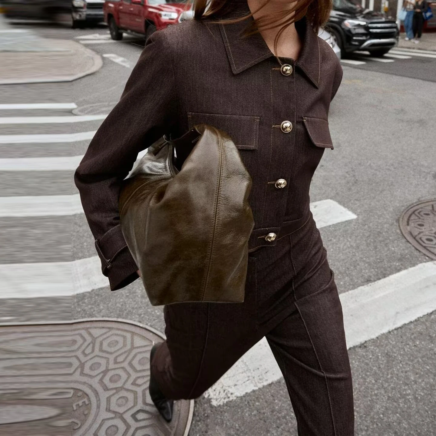 طقم Z للسيدات من Faion سروال واسع عالي الخصر وخياطة ort لون Blo Jaet لخريف 2025 طويل Sve بياقة عالية