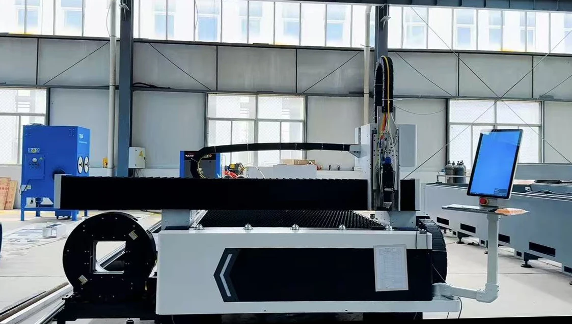 سعر تنافسي أفضل جودة 3kw CNC ورقة أنبوب الألياف آلة القطع بالليزر المياه الحديد لوحة الألياف الليزر للمعادن النحاسية