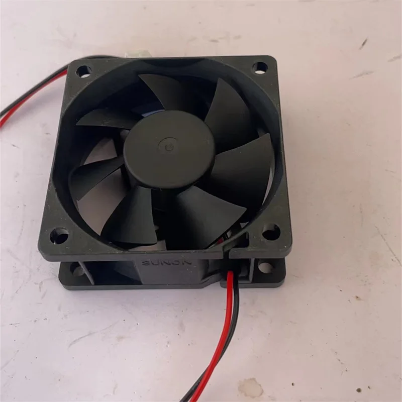 6025 VENTILATOR MB60252VX-000C-A99 DC 24 V 2,64 W 60x60x25mm Server computer dc Koelventilator