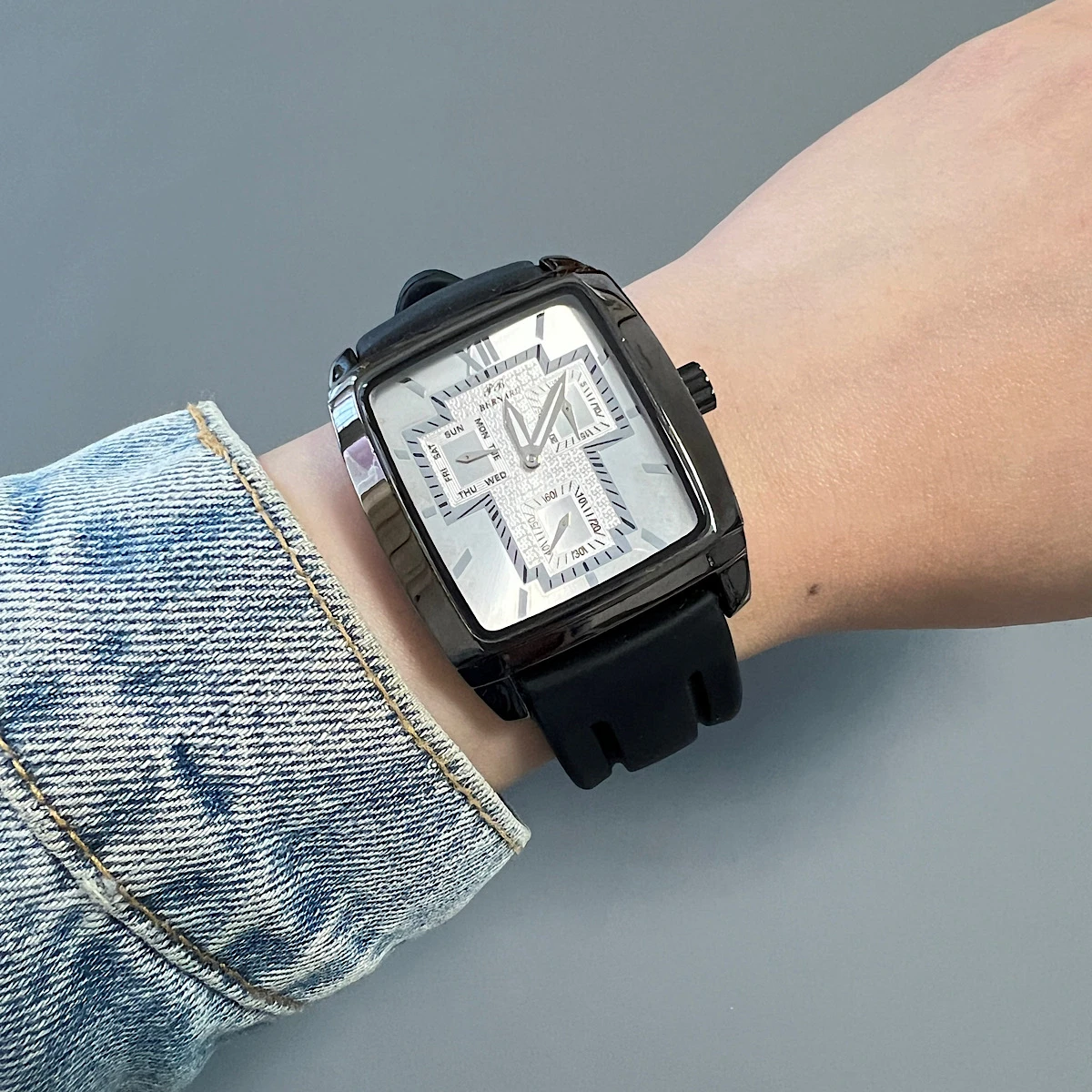 

customize Square watch Men's multi-function chronograph calendar Business waterproof wine barrel watch Casual rubber belt