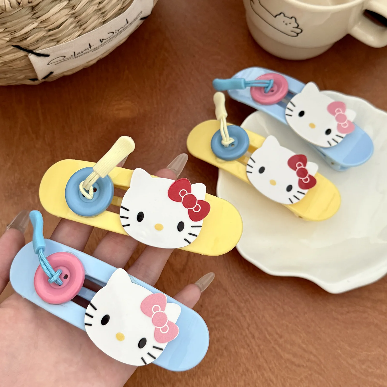 

Заколка для волос с пуговицами Hello Kitty, большая заколка в виде утконоса Sanrio KT Cat Sweet Girl, заколка для волос с челкой, боковая заколка, женская заколка, аксессуары для волос