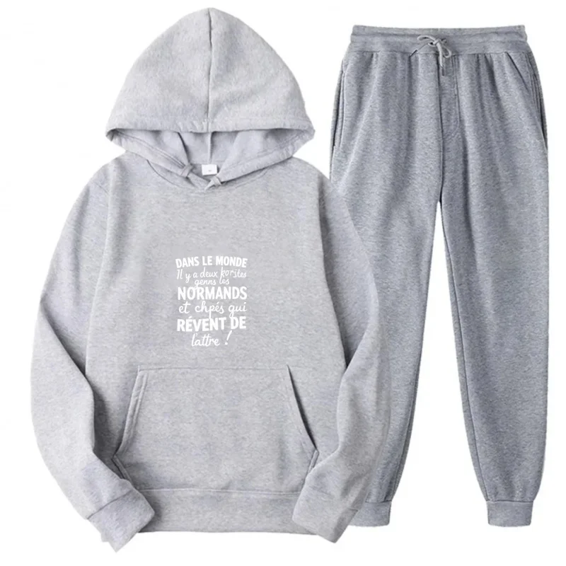 طقم هوديي رمادي بنمط مطبوع ونص نورماندي يحلم الحليب