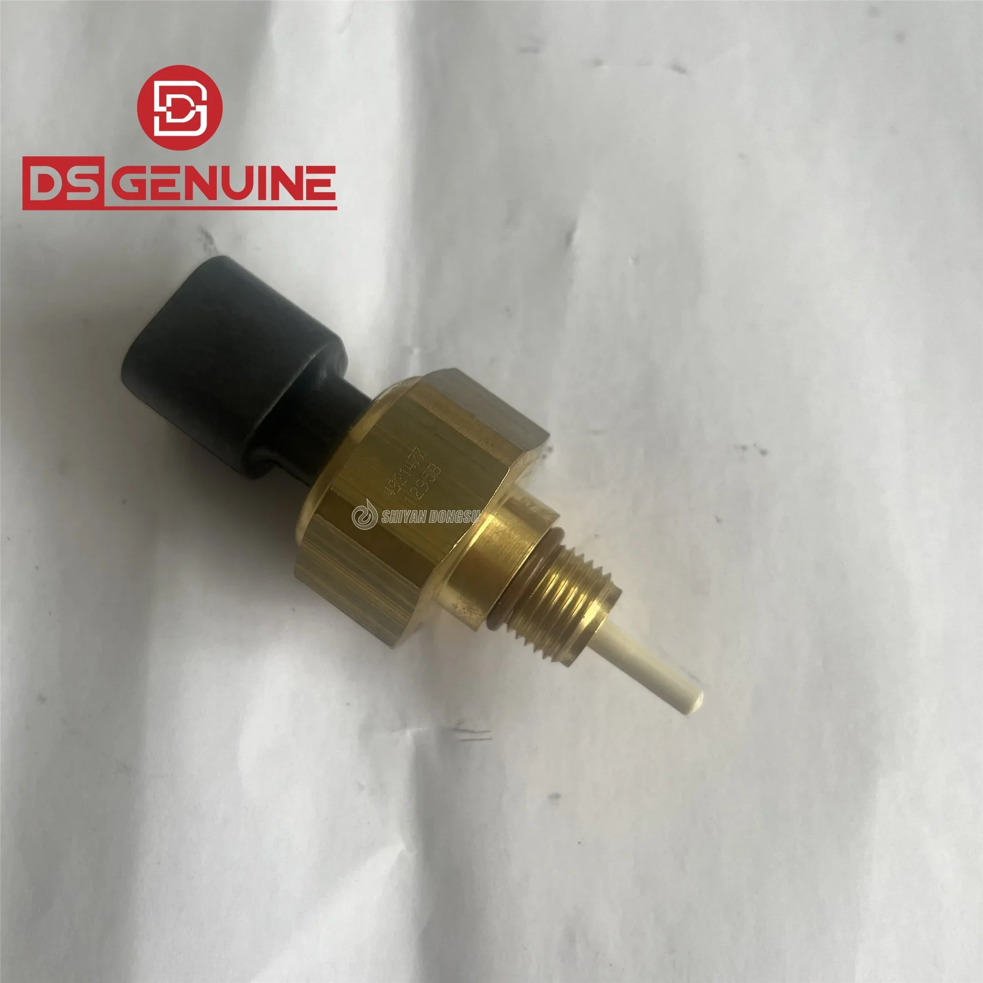 Original XCEC QSM11 ISM11 M11 Diesel Oil Pressure Sensor 4921477