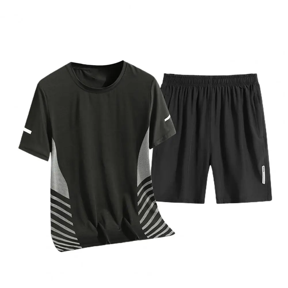 Solid Color Activewear Set T-shirt Shorts Set Men's Summer Sport Outfit O-neck Short Sleeve T-shirt Wide Leg for Basketball