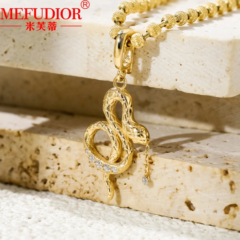 

18K Yellow Gold Tassel Carved Golden Snake Pendant for Women 12.7MM Wide Inlaid Diamond Necklace Couples Party Jewelry Gifts