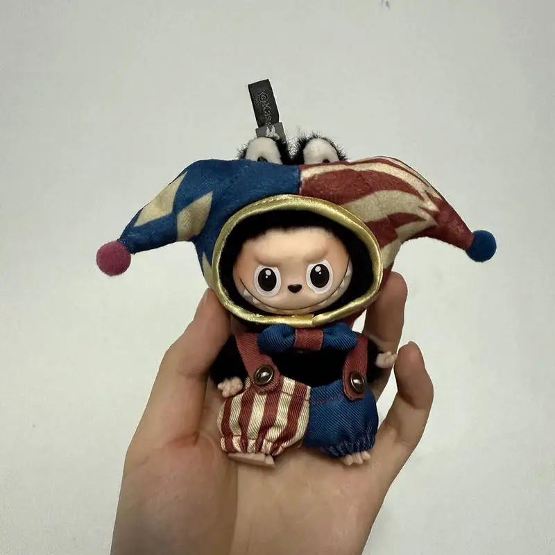 Geeignet für 10 cm 4,0 Labubu Kleidungszubehör Niedlicher Clown Dreiteiliges Set Anhänger 4. Generation Labubu Puppenzubehör