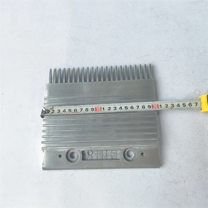 Pettine in alluminio per scale mobili RTV.A DEE 2209592   L=202,7 mm