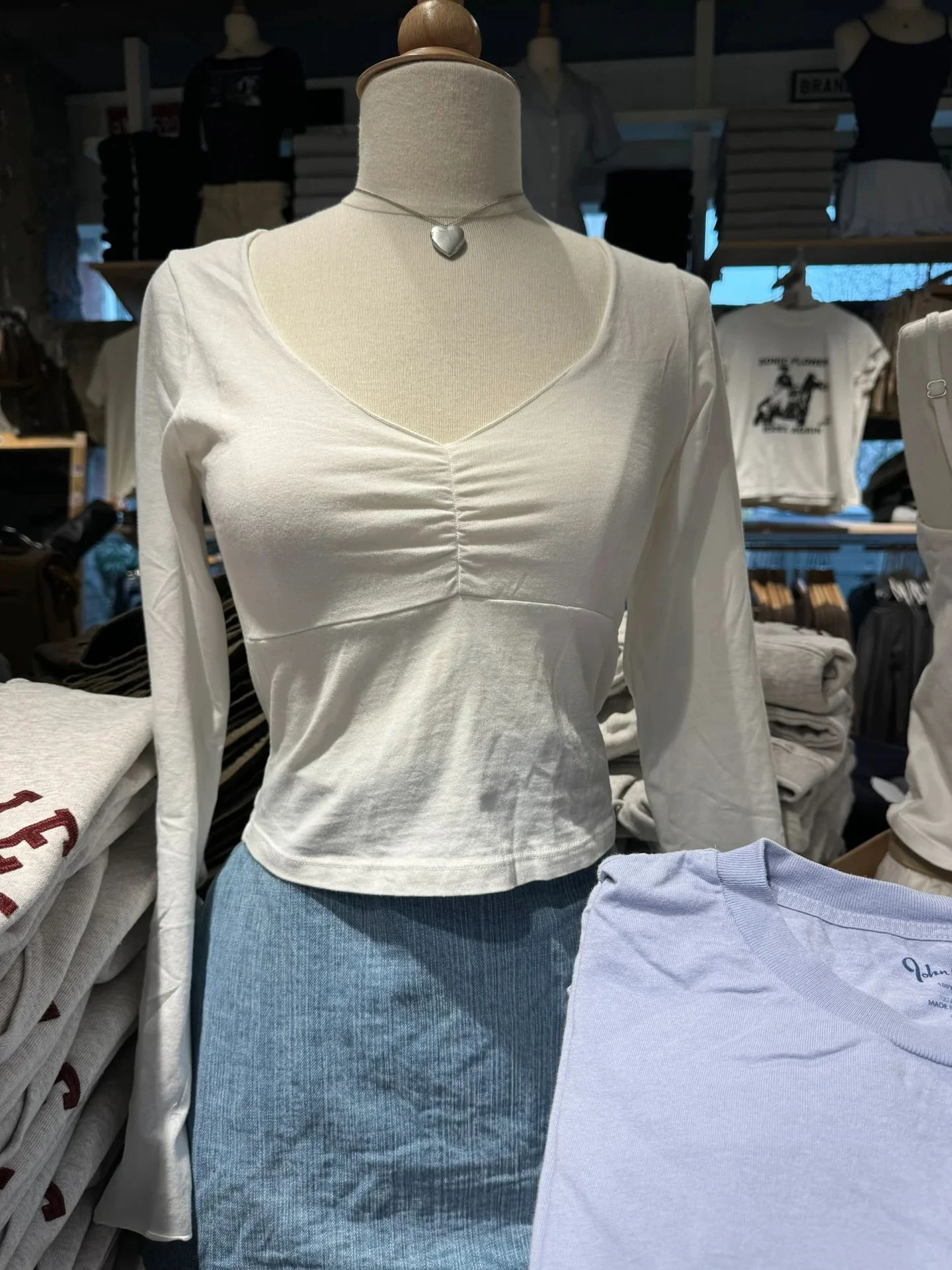 Sexy Folds White Long Sleeve Crop Top Women New V-neck Cotton Slim Simple Basic T-shirt Female Sweet Chic Cropped Tees Y2K Tops