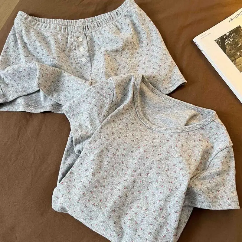 Fashionable and Comfortable Women's Short Sleeved Shorts Home Wear Summer New Cute Sweet Girl Set Comfortable Student Pajamas