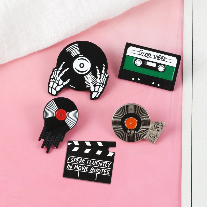 Vinyl Record Player badge Pin Lapel Pins Jeans shirt Cool Gothic Jewelry Gift Punk Music Lovers Enamel Pins Good vibes tape DJ