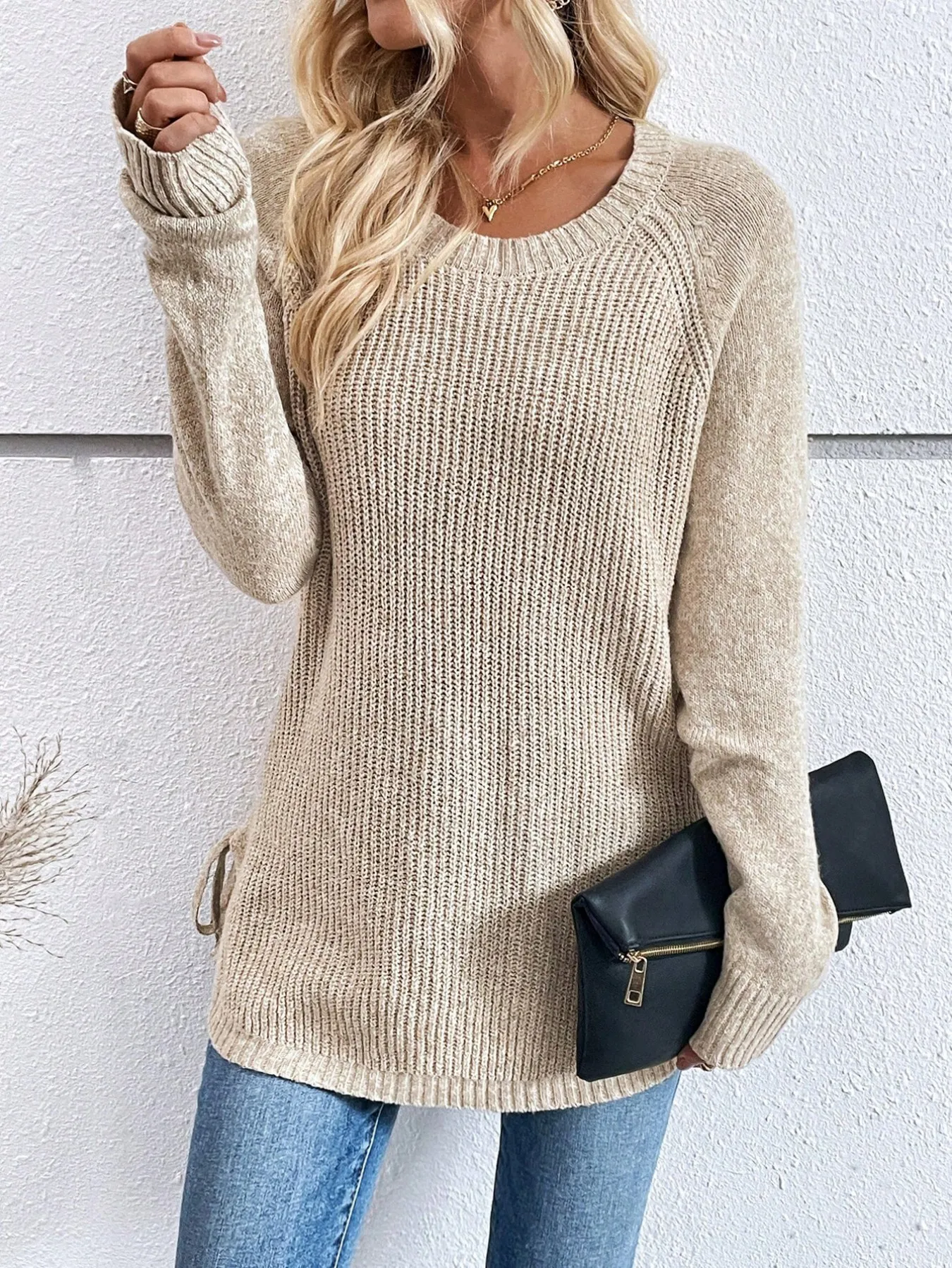 Damen Beige Melierter Strick-Rundhalspullover Lässiger Raglan-Ärmel Pullover mit Seitenschlitz Bequeme Strickware