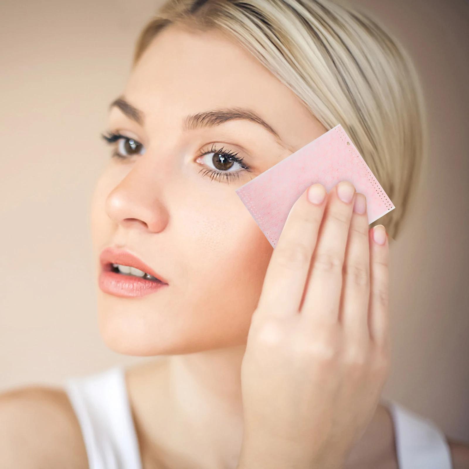 

30pcs Makeup Cotton Pads Portable Facial Wipes Non-woven Soft Pads For Makeup Removal Pearl Pink Travel Exfoliating