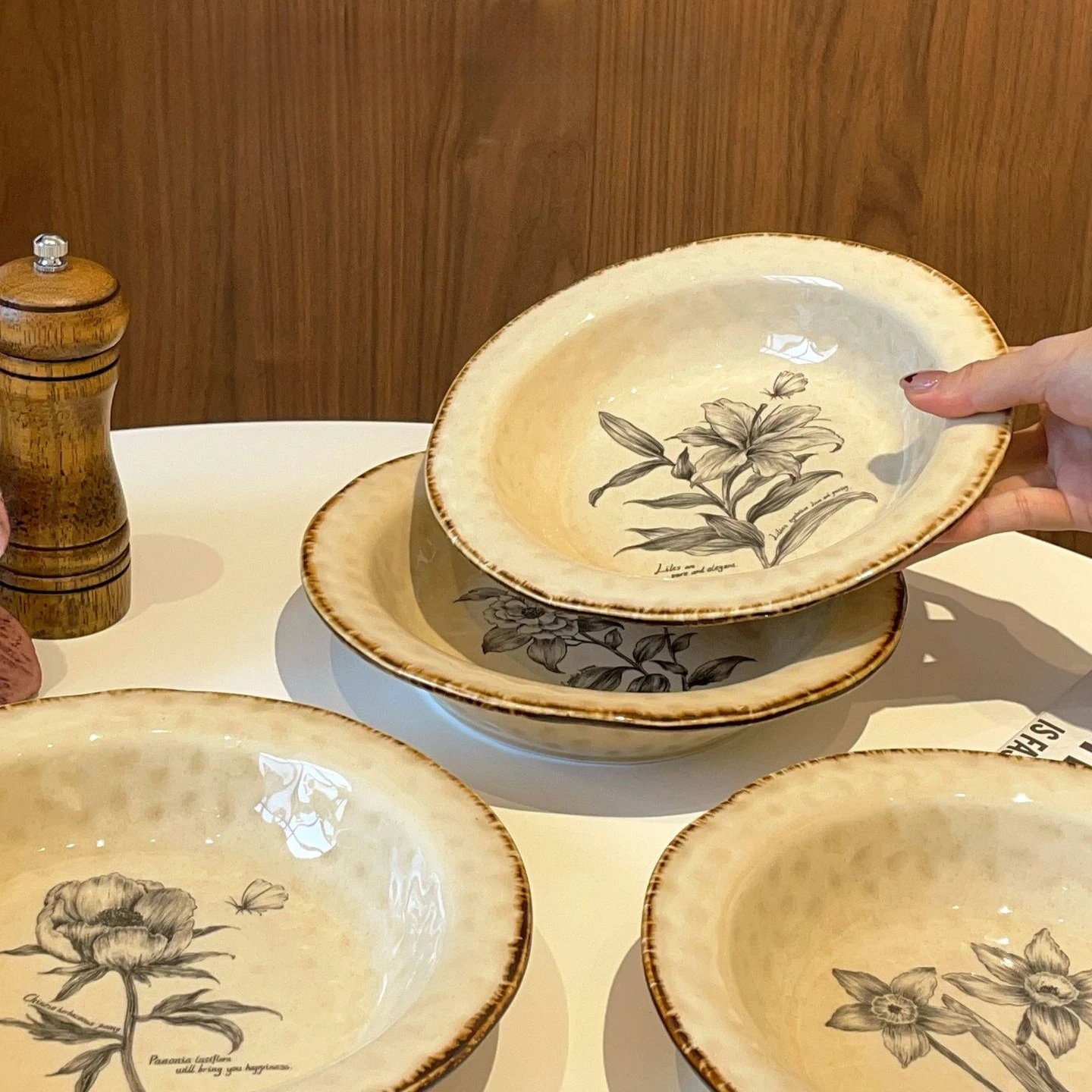 

Vintage Floral Straw Hat Plate Japanese Style Deep Pasta Dish Western Dinner Creative Salad Dessert Plate