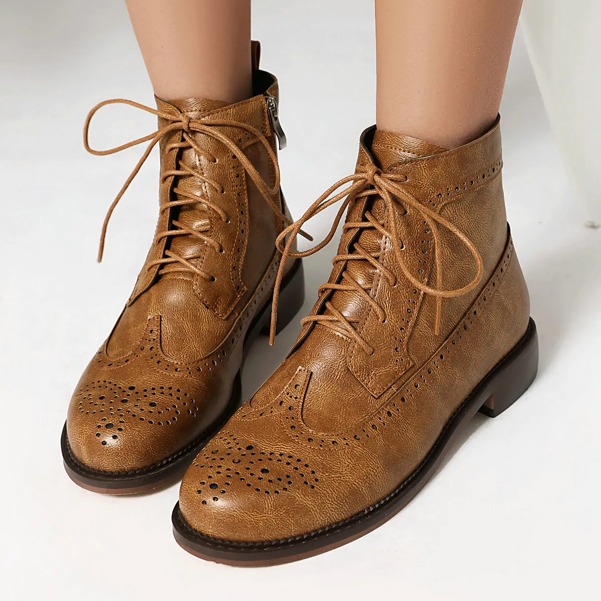 

Women's Outfit Vintage Victorian Lace Up Boots Chunky Heel Ankle Booties Side Zip Short Boots Dress Shoes