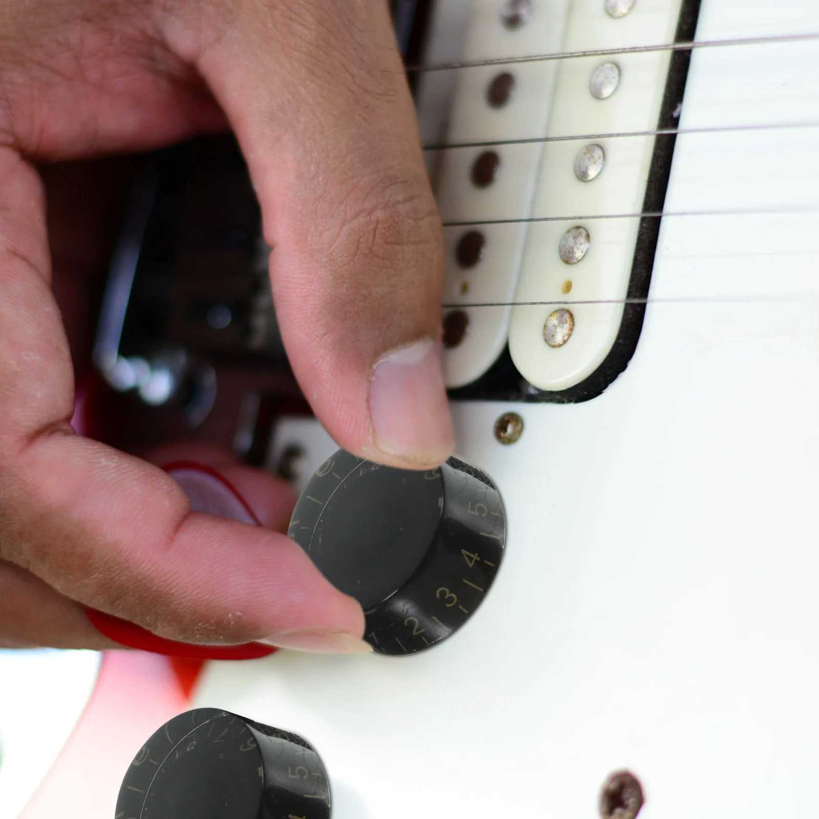 

4Pcs Electric Guitar Knobs for Volume Control Stylish Acrylic Material Excellent Performance and Durability Guitar Parts