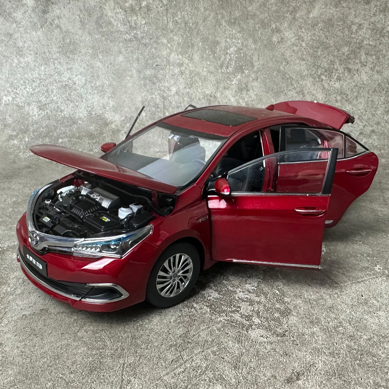 1:18 TOYOTA COROLLA Doppelmotor-Metallautomodell Weihnachtsgeschenk Statische Verzierung Senden Sie einen Freund Sammeln