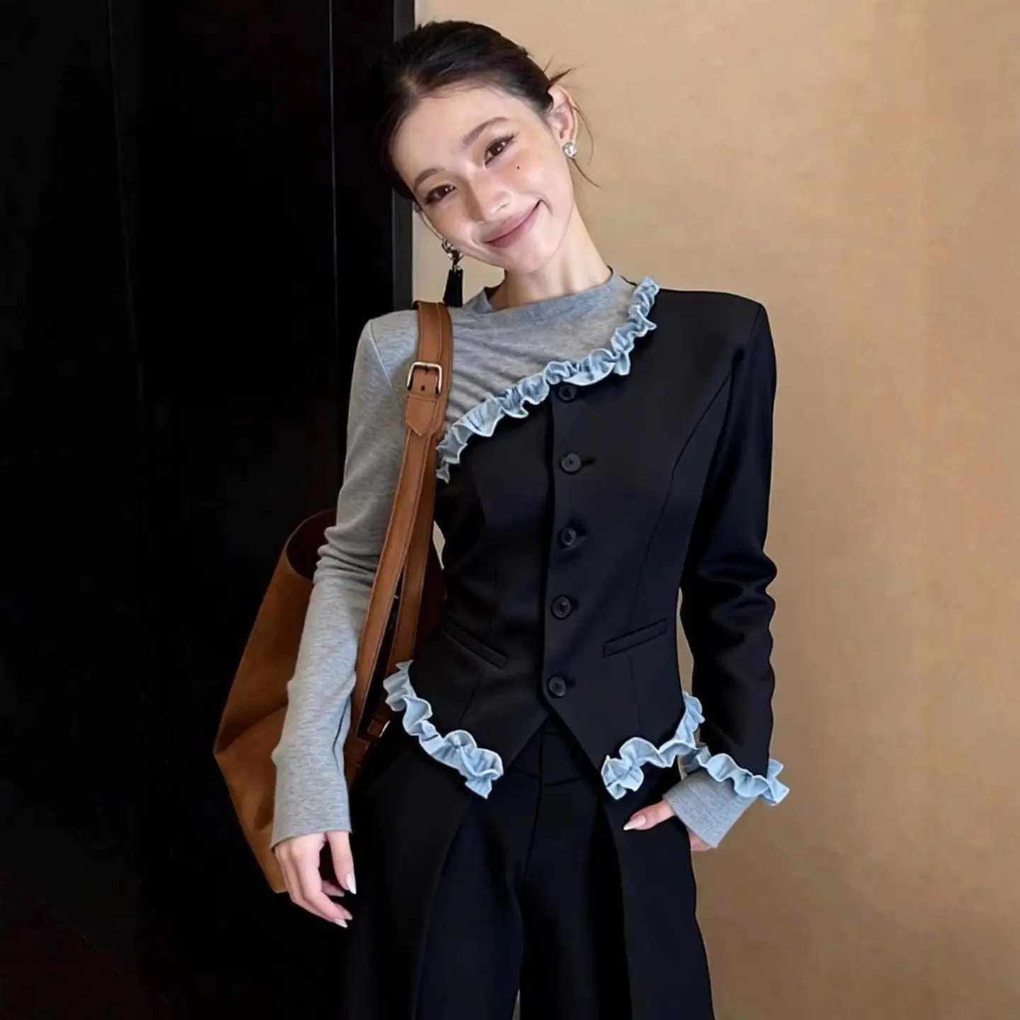 Half off-the-shoulder suit 2026 spring new thin and versatile inner fashion design lace collar jacket