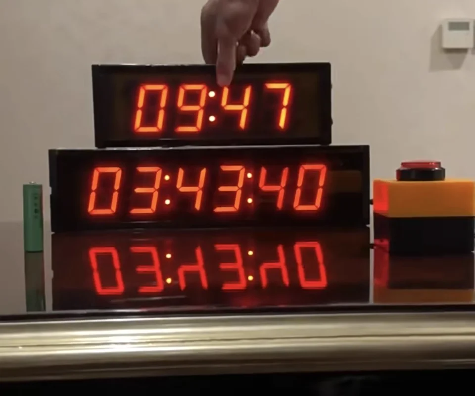 

Двусторонний портативный электронный таймер — часы с напоминанием о баскетбольной игре и занятии спортом (скелелазании/марафона).