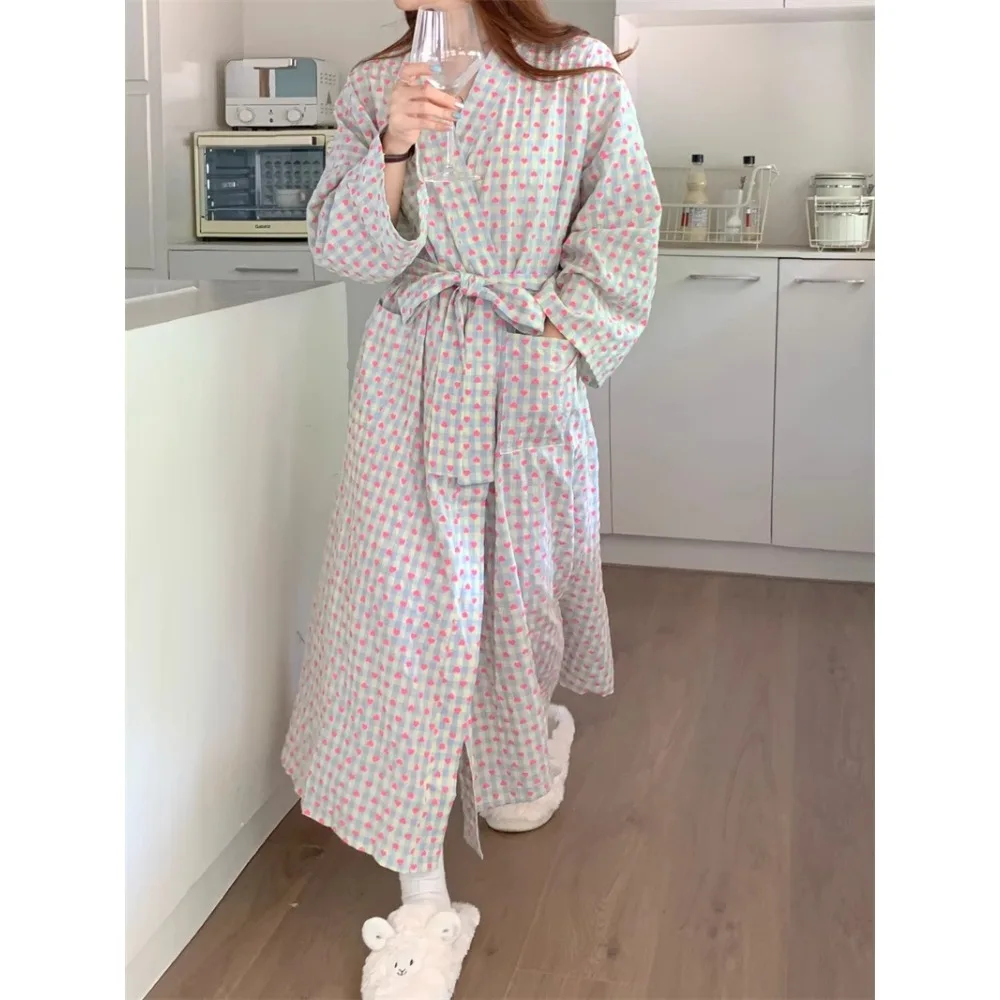 Bata de dormir con cuello en V para mujer, albornoz con estampado de corazón, Kimono con cinturón, vestido de noche coreano, pijama informal de una