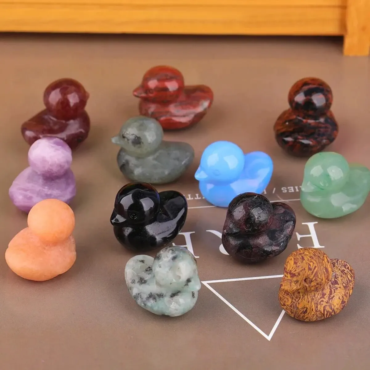 1pc Natural Crystal Stone Duck Hand Carved Ornaments, Crystal Original Stone Animal Ornaments