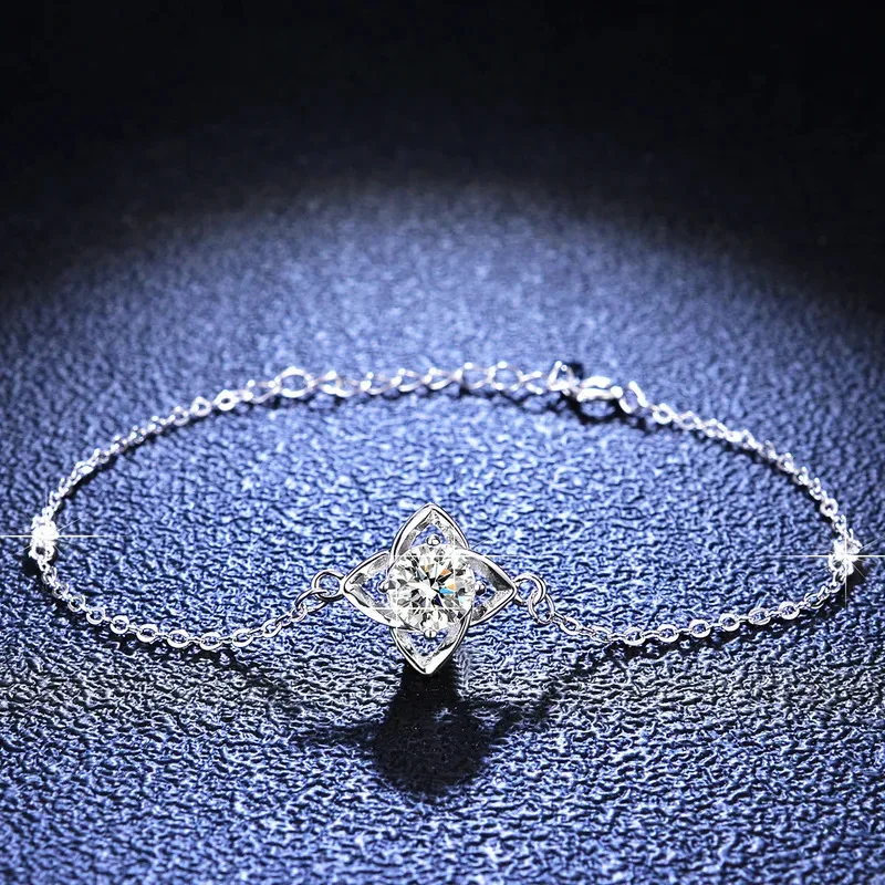 

18K Gold D Color Moissanite Bracelet Luxury PT950 Platinum VVS1 Diamond Four-Leaf Clover Simple Women'S Model