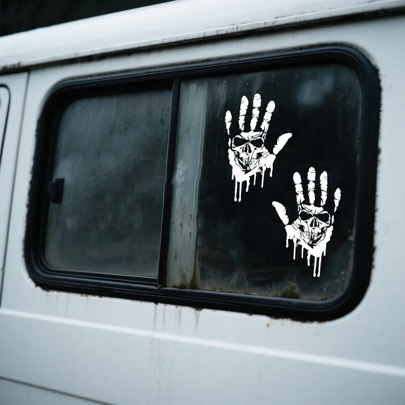 

1pc Creative Horror Bloody Skull Palm Vinyl Sticker Halloween Theme Waterproof Decal for Motorcycle Helmet Body Fuel Tank