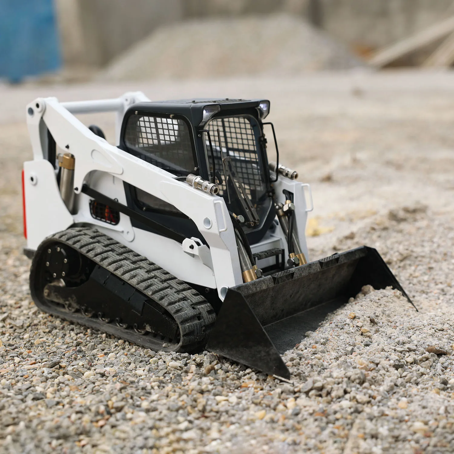 JDM 1/14 Scale SM770 RC Hydraulic Skid-Steer Tracked Loader Light Sound System Radio Control Truck Car Vehicle Toy Gift Model